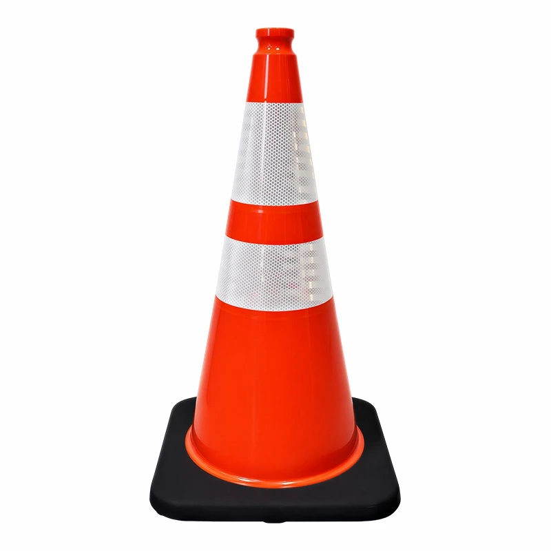 Cono stradale con base in gomma